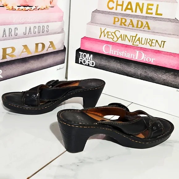 Stylish Black Women's Heeled Sandals - Picture 2 of 9